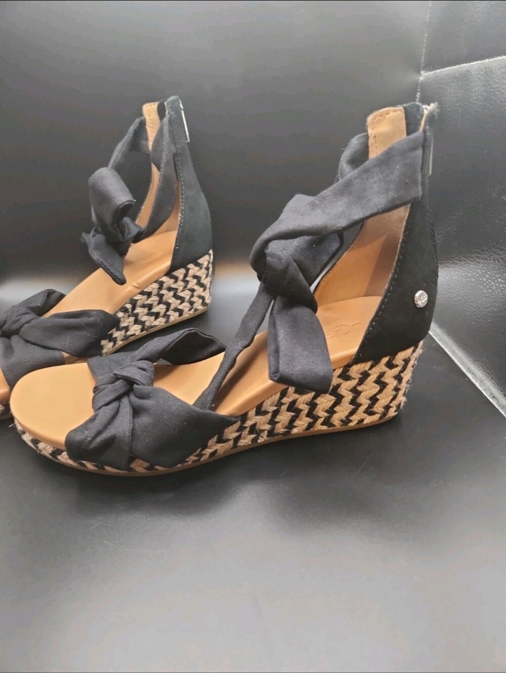 UGG Yarrow Espadrille Wedge Sandal Black Canvas 1119992 Women's 7 US.These sho - Picture 5 of 16